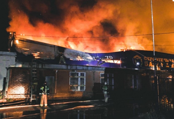 В Ижевске огнеборцы ликвидировали крупный пожар