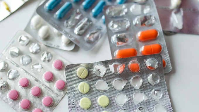 Ученые назвали 8 эффективных противовирусных препаратов против «омикрона»