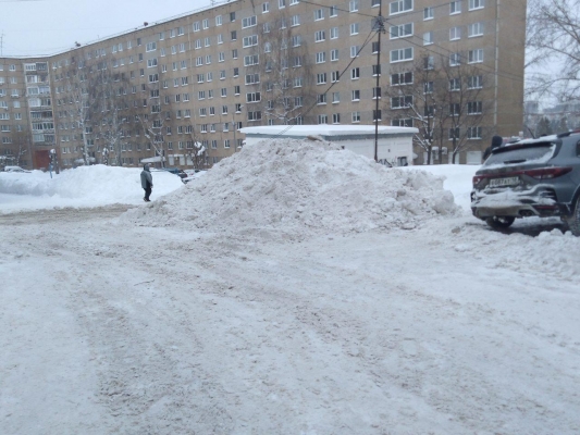 В Ижевске будут наказывать за некачественную уборку снега во дворах
