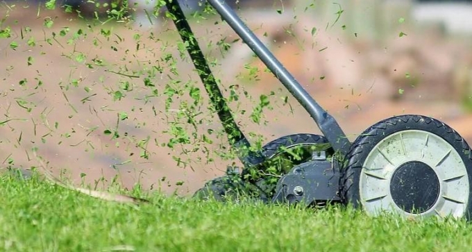 В Ижевске погиб мужчина, косивший траву во время грозы