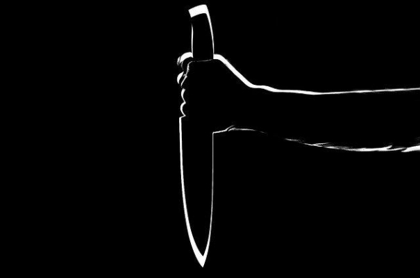 В Глазовском районе Удмуртии мужчина зарезал одноклассницу