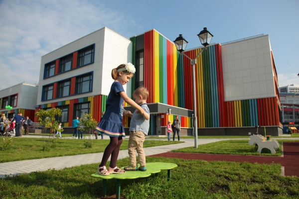 В 32 школах и детских садах Ижевска заменят окна и крыши 