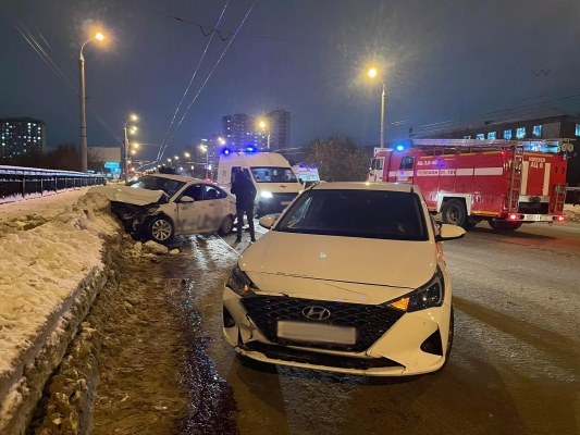 Два человека пострадали в массовом ДТП в Ижевске 