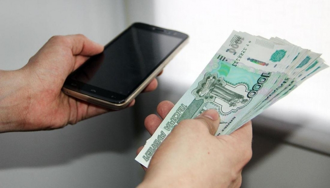 Фельдшера скорой помощи осудили за кражу денег со счета пациента в Ижевске