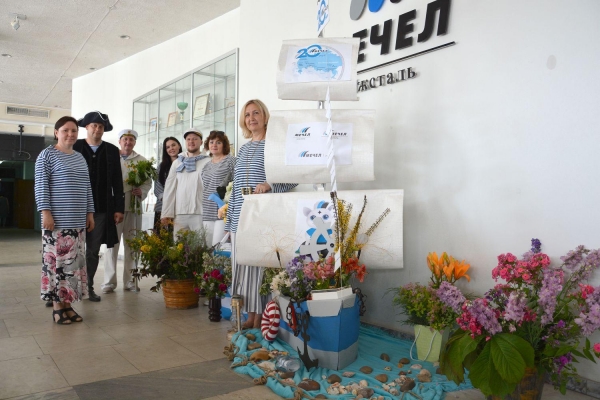 На «Ижстали» прошел конкурс цветочных композиций в честь юбилея Группы «Мечел»
