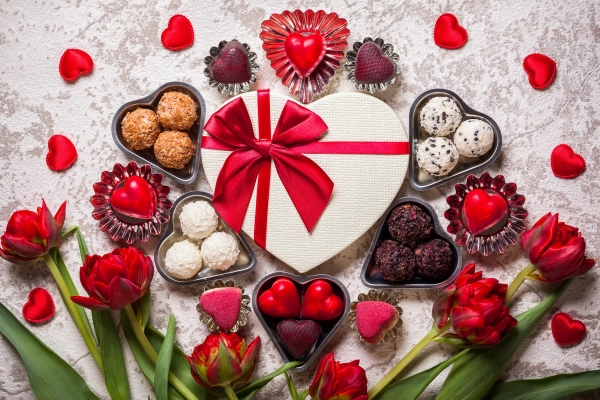 Галопом по ТОПам: 5 оригинальных подарков на День Влюблённых 