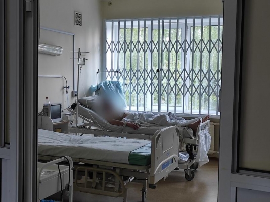 Мужчина, отравившийся контрафактным сидром, скончался в больнице Ижевска