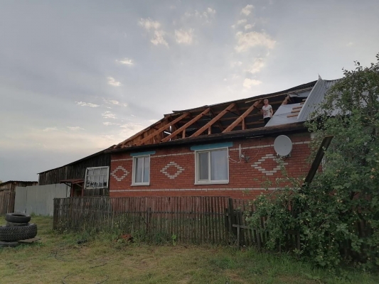 В Ярском районе Удмуртии от сильного ветра пострадали дома и производственные объекты