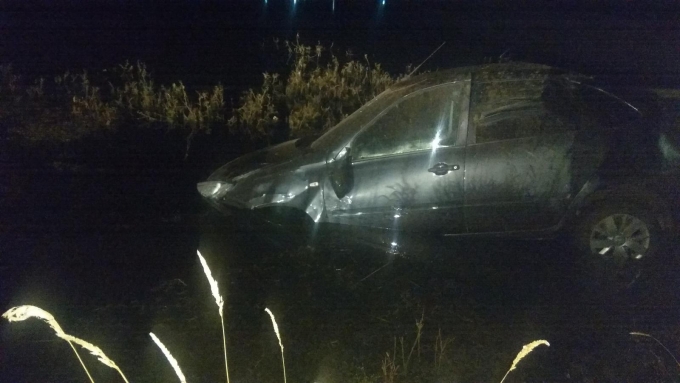 Пьяный водитель в Удмуртии опрокинул автомобиль в реку