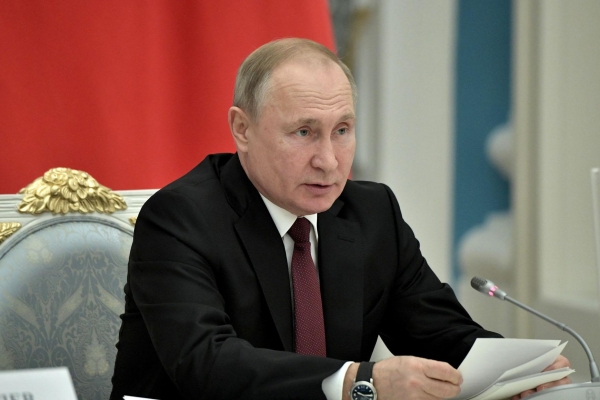 Владимир Путин прошел ревакцинацию «Спутником Лайт»