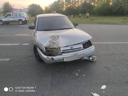 В Ижевске начинающий водитель врезался в столб и получил травмы