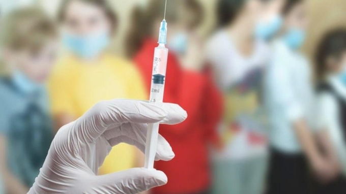 В Удмуртии 84% сотрудников сферы образования поставили прививку от COVID-19 