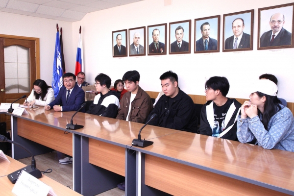 В Ижевск прибыла первая делегация студентов из Китая