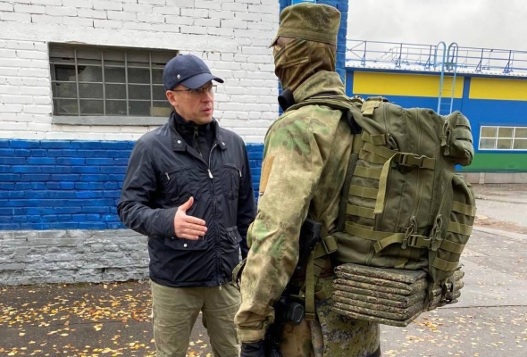 Александр Бречалов проверил условия размещения добровольцев из Удмуртии во временном пункте дислокации 
