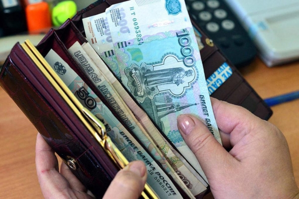 Минимальную зарплату в Удмуртии установят в размере 12 792 рубля