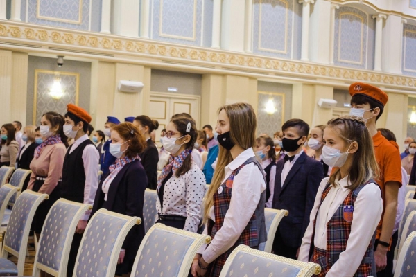 60 подростков из Удмуртии получили паспорт гражданина России на торжественном мероприятии