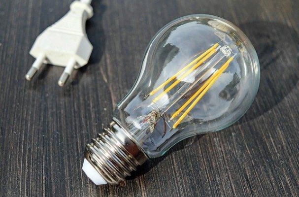 Более 600 жителей Удмуртии и 9 организации отключили от электричества за долги