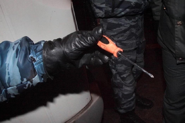 Жителя Вавожского района Удмуртии приговорили к реальному лишению свободы за нападение на полицейского
