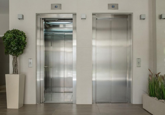 Жители Ижевска могут получить субсидии на замену старых лифтов