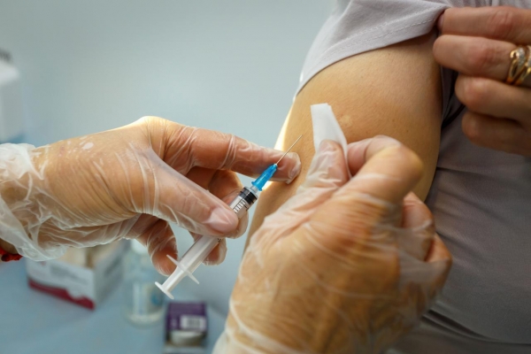Более 42 тысяч педагогов планируют привить от гриппа в Удмуртии
