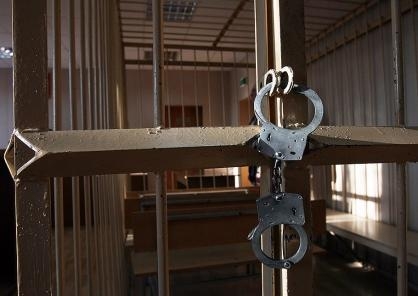В Ижевске мужчина осуждён за кражу и изнасилование несовершеннолетней