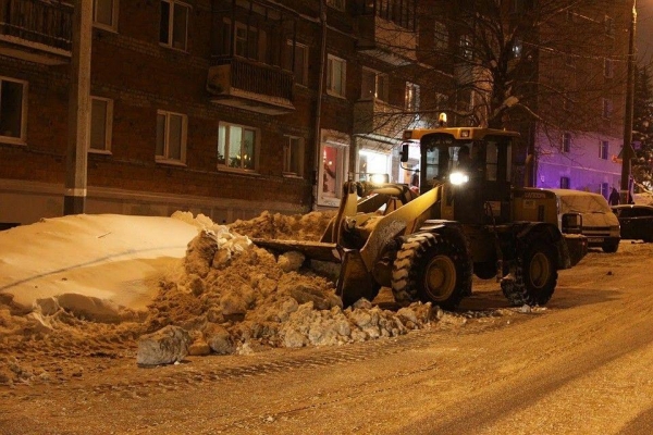 За праздничные дни с улиц Ижевска вывезли почти 13 тысяч кубометров снега