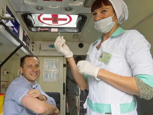 Мобильные пункты для вакцинации от гриппа в Ижевске развернули еще на 3 дня