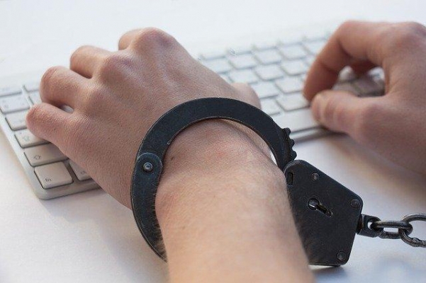 В Воткинске задержали подростка за кражу цифровой техники