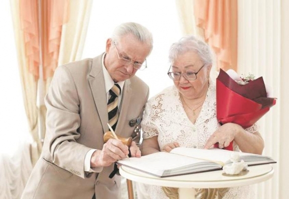 Супружеская пара ветеранов Воткинского завода отметила 50-летний юбилей совместной жизни
