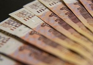 Пара доллар-рубль отреагировала ростом на обвал нефтяных котировок
