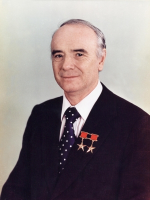 В память о легендарном директоре Воткинского завода Владимире  Садовникове в канун дня его рождения проходят мероприятия