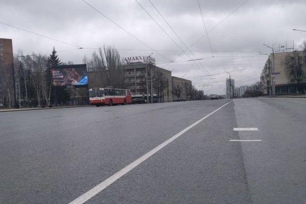 Временную дорожную разметку для шествия в День Победы нанесли на улице Пушкинской в Ижевске
