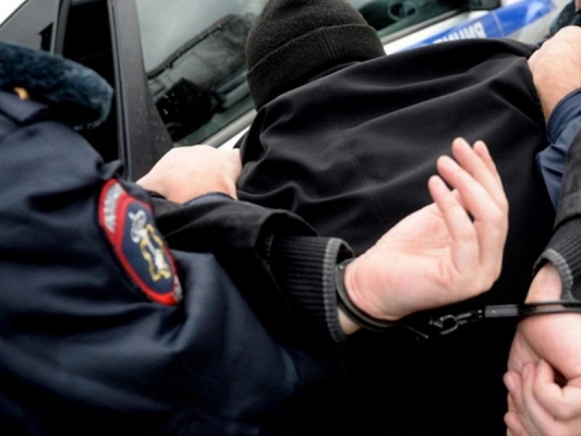 Житель Ижевска пнул по ноге находящегося на службе полицейского 