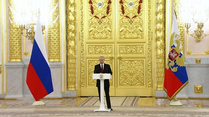 Путин не стал лично общаться с 17 новыми послами в России