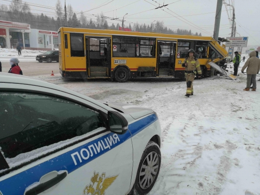 В Ижевске проводят доследственную проверку по факту ДТП с автобусом, в котором пострадали 10 человек