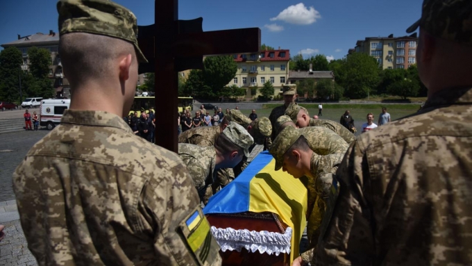 Украина ежедневно теряет убитыми от 200 до 500 своих военных 