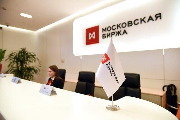 Вчера индекс МосБиржи оказался под давлением преимущественно из-за коррекции акций Сбера и Газпрома