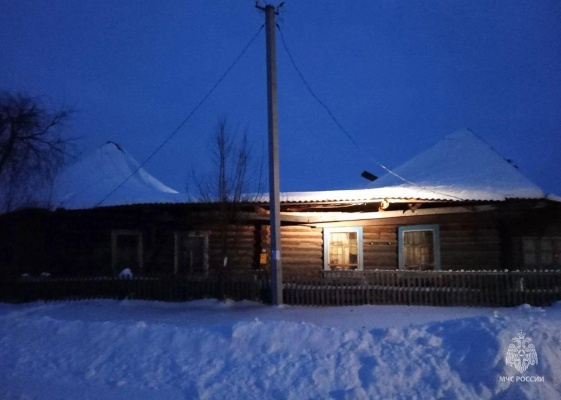 В селе Удмуртии из-за снега обвалилась крыша