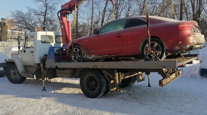 Судебные приставы арестовали за долги автомобиль «Ауди» у жителя Можгинского района Удмуртии