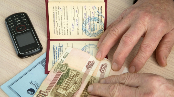 С 1 апреля социальные пенсии в России проиндексируют на 6,1% 