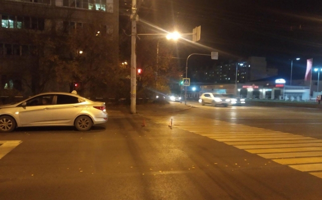 Водитель иномарки сбил 12-летнего мальчика, переходившего дорогу на зеленый свет, в Ижевске