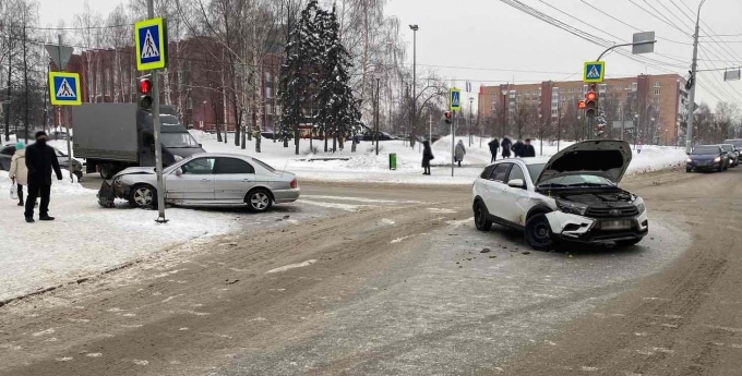 В Ижевске произошло ДТП с участием водителя без прав 