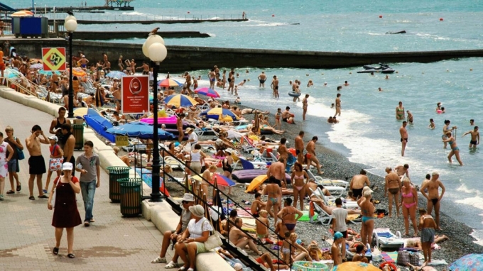 Глава Ростуризма сообщила о перегрузке курортов российского Черноморского побережья