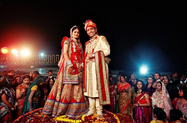 В Индии жених на свадьбе заразил коронавирусом более ста человек и умер
