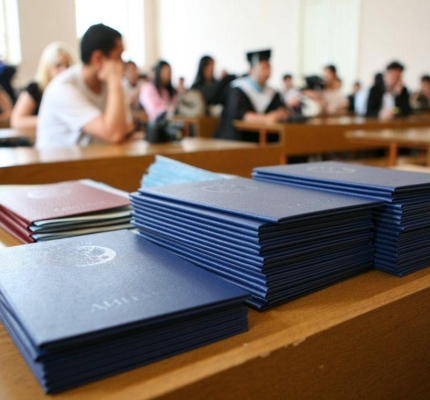 С 2020 года дипломы российских вузов станут электронными