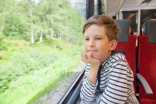 Школьники смогут путешествовать на поезде со скидкой 50% летом 2022 года