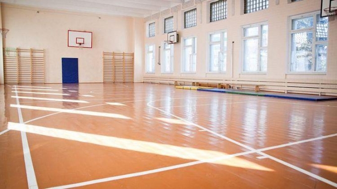 Спортзалы в 25 сельских школах Удмуртии обновят до конца года