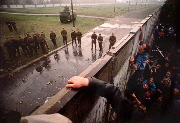 Великая Берлинская Стена: от дня создания до дня падения