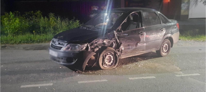 Три человека пострадали при столкновении легковых автомобилей в Можге по вине нетрезвого водителя