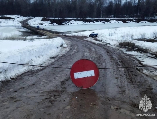 В Удмуртии закрыли для проезда мост в деревню Гуляево